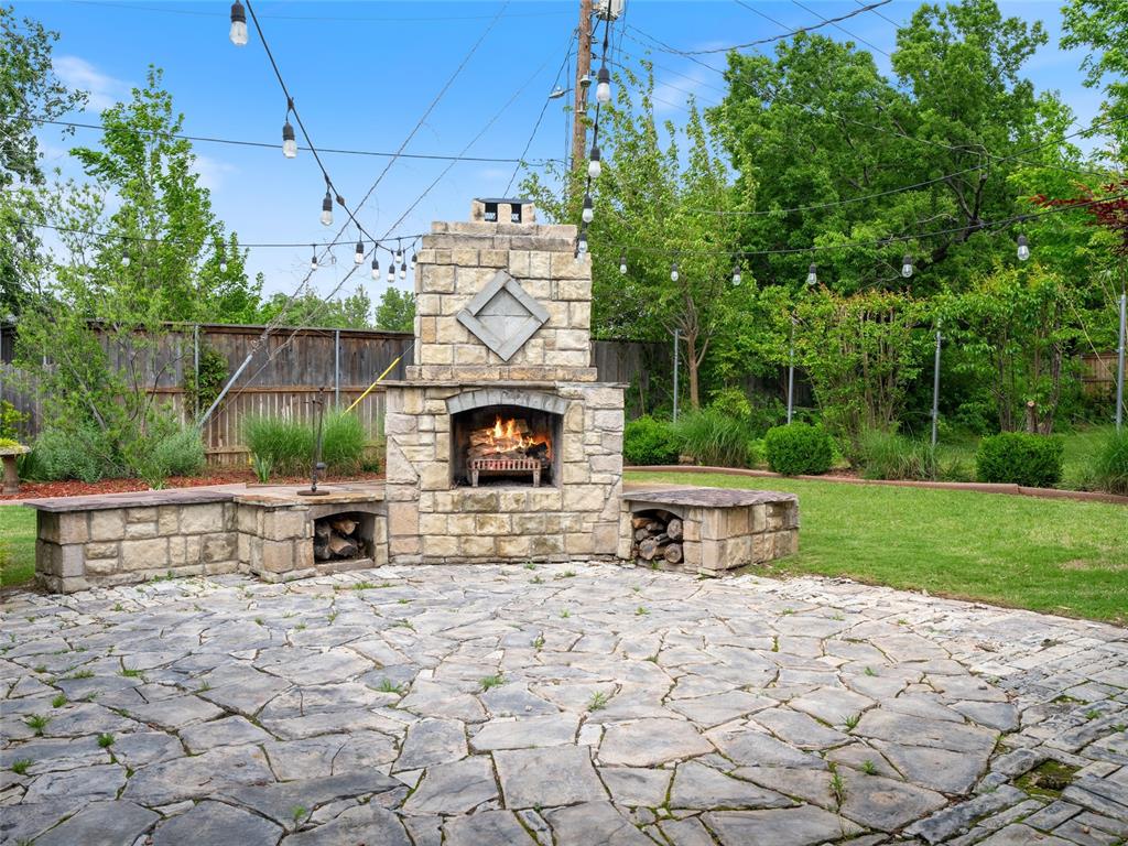 1835 Drakestone Avenue