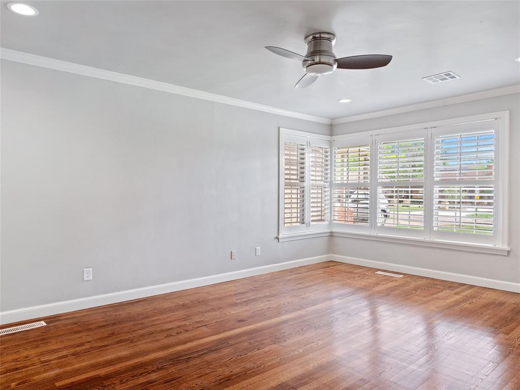 1835 Drakestone Avenue