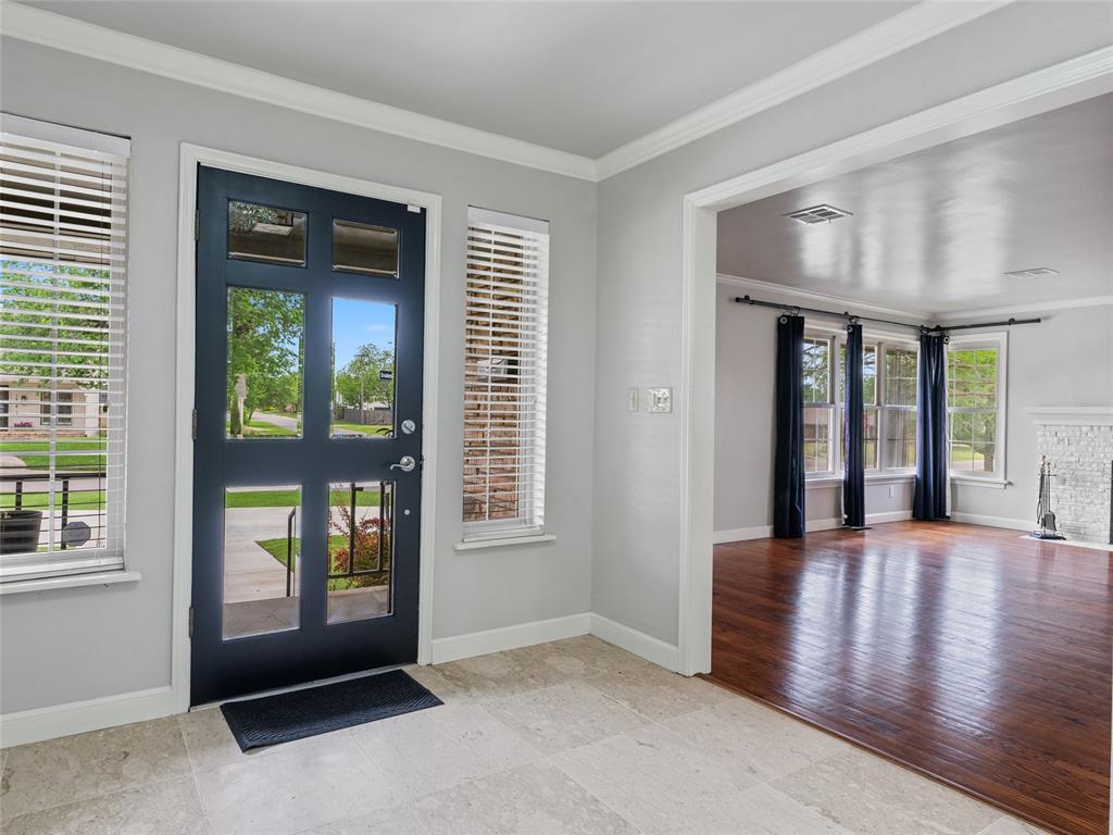 1835 Drakestone Avenue