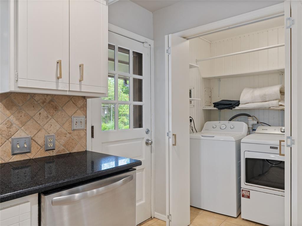 1835 Drakestone Avenue