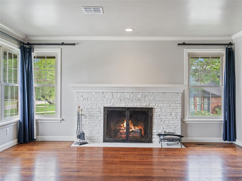 1835 Drakestone Avenue