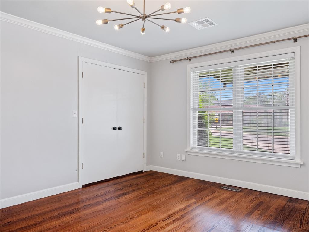 1835 Drakestone Avenue