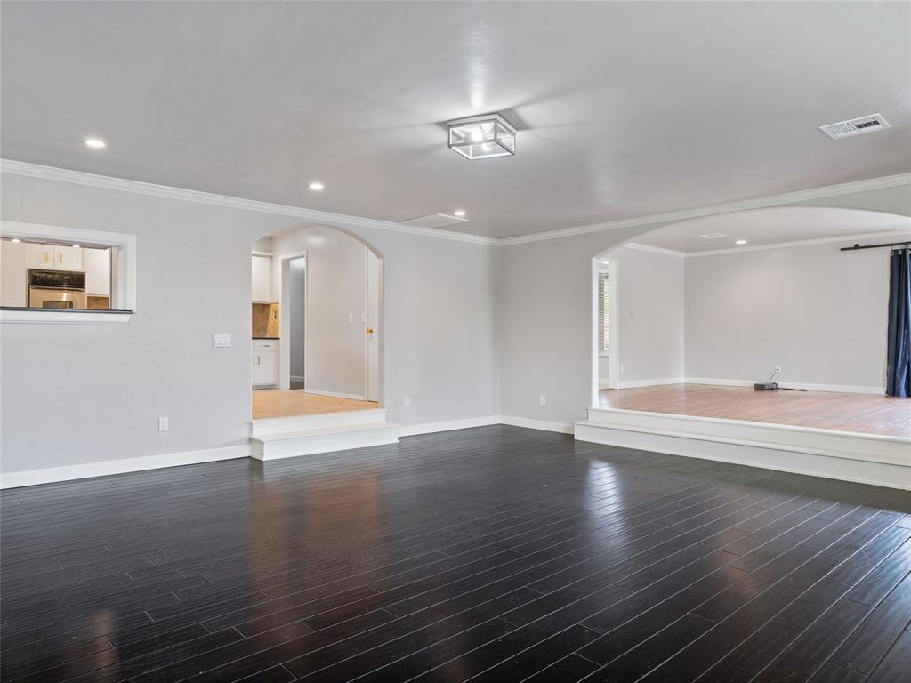 1835 Drakestone Avenue