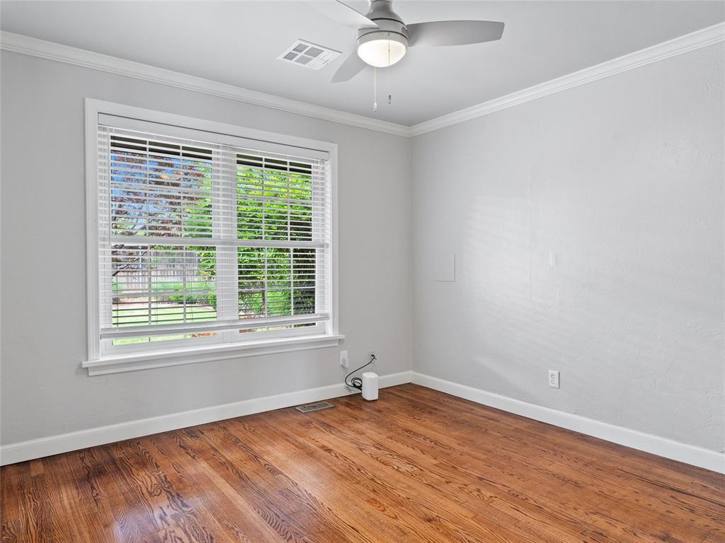 1835 Drakestone Avenue