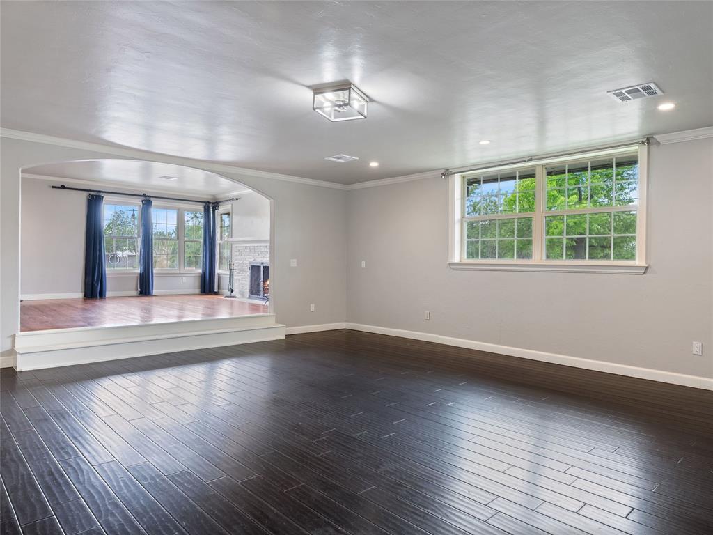 1835 Drakestone Avenue