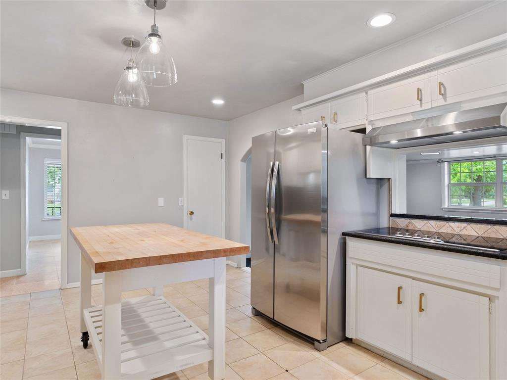 1835 Drakestone Avenue