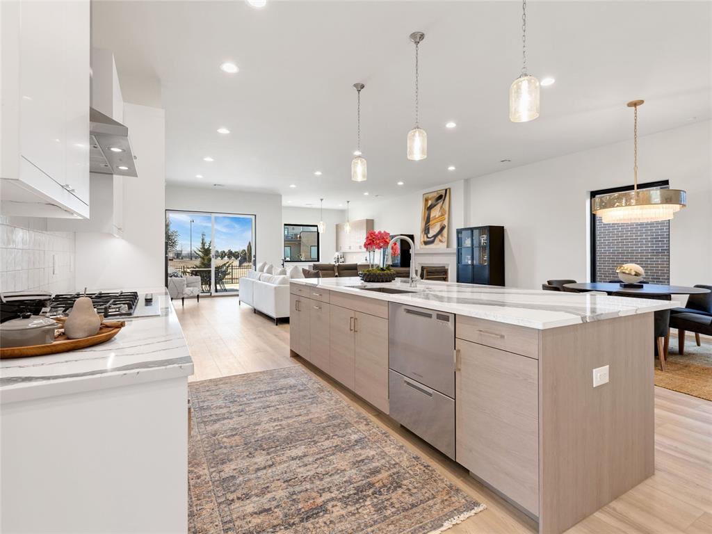 810 NW 72nd Street