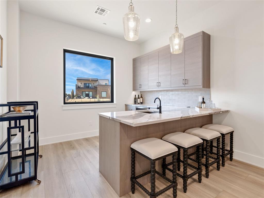 810 NW 72nd Street