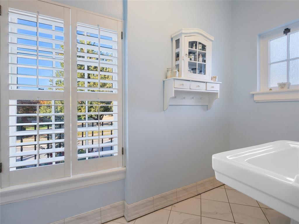 900 NW 14th Street