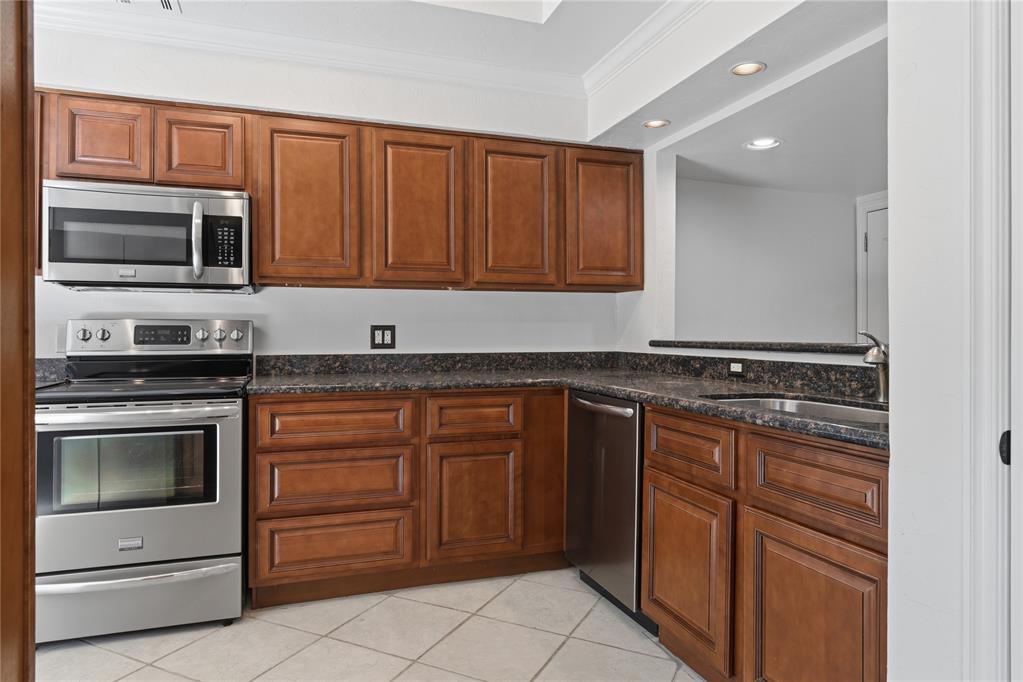 6208 Waterford Boulevard Unit: 106
