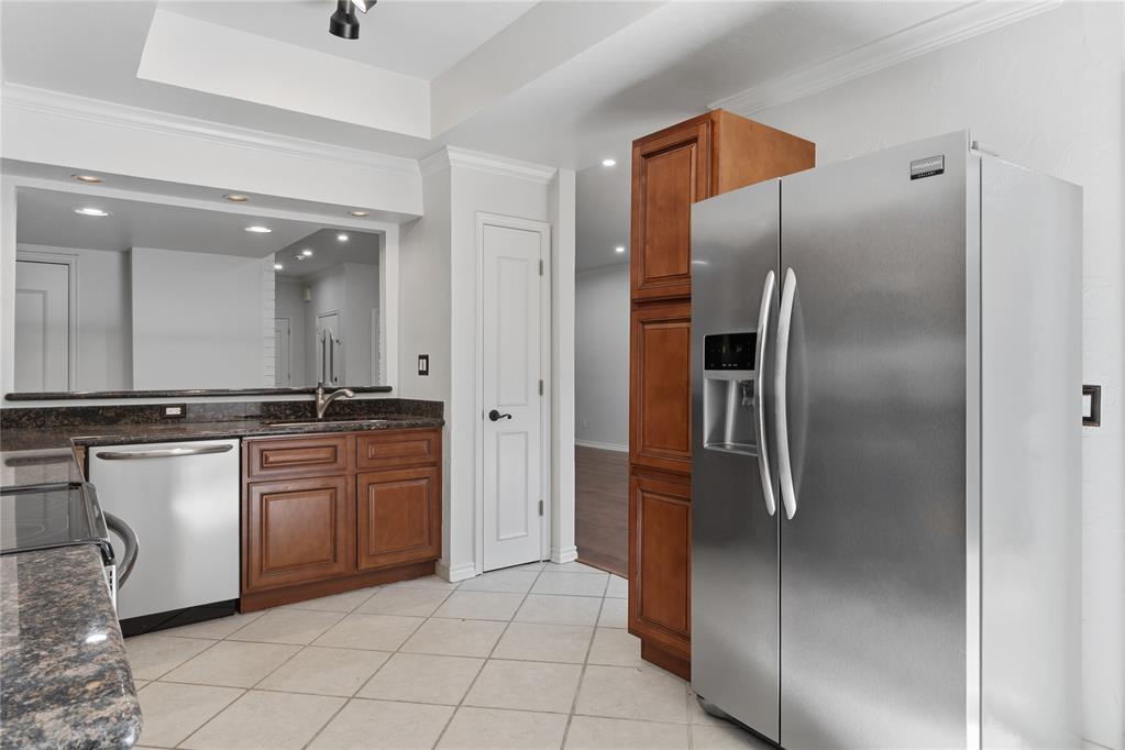 6208 Waterford Boulevard Unit: 106