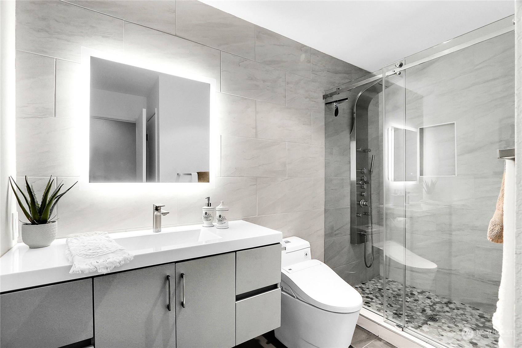14602 NE 51st Street Unit: D2