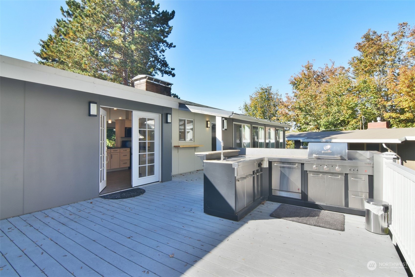 1604 E Horizon Drive