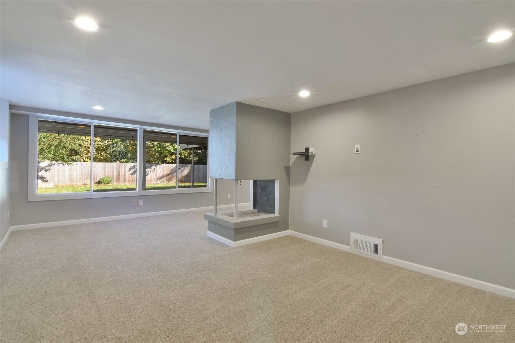 1604 E Horizon Drive