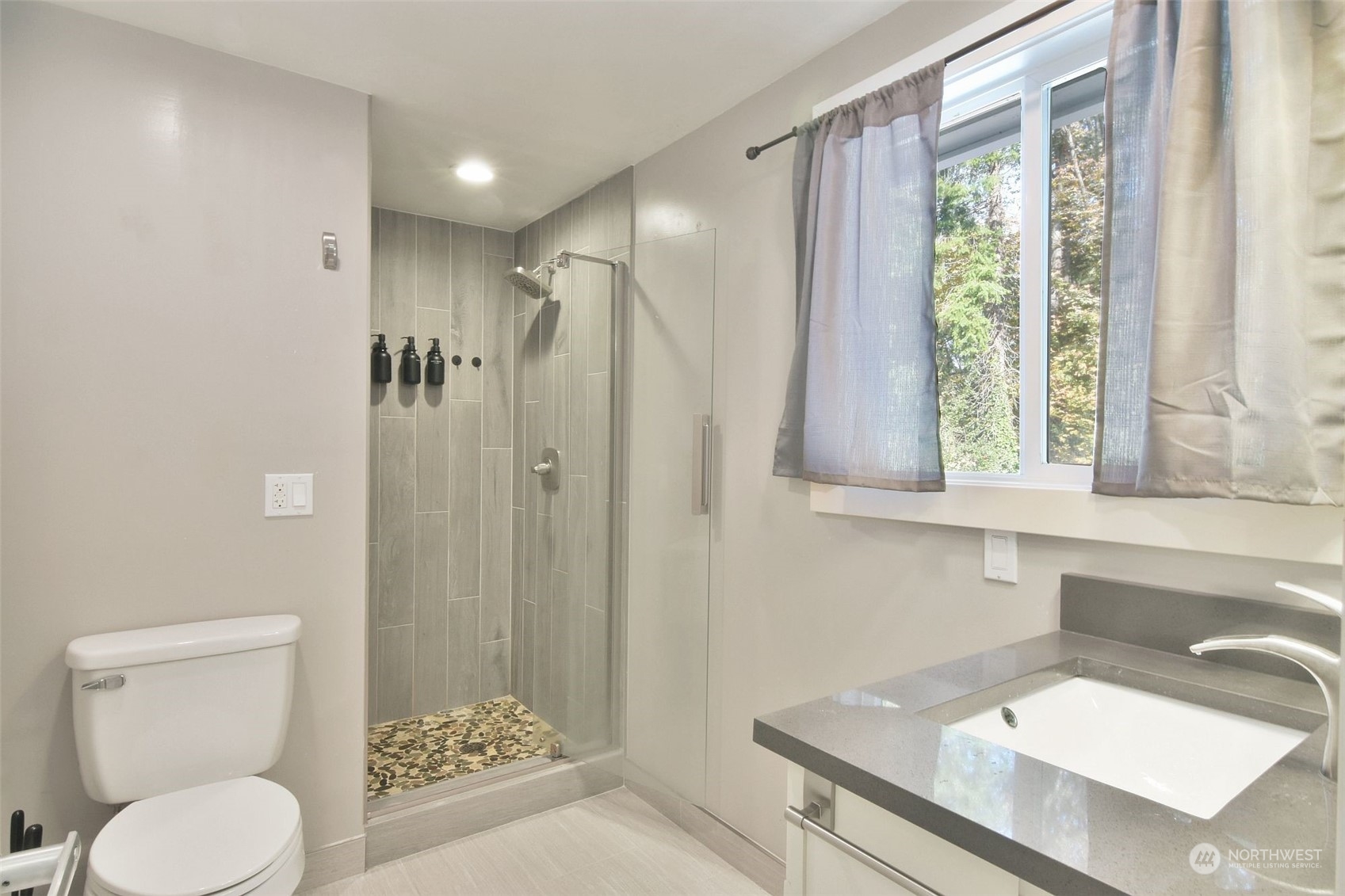 1604 E Horizon Drive