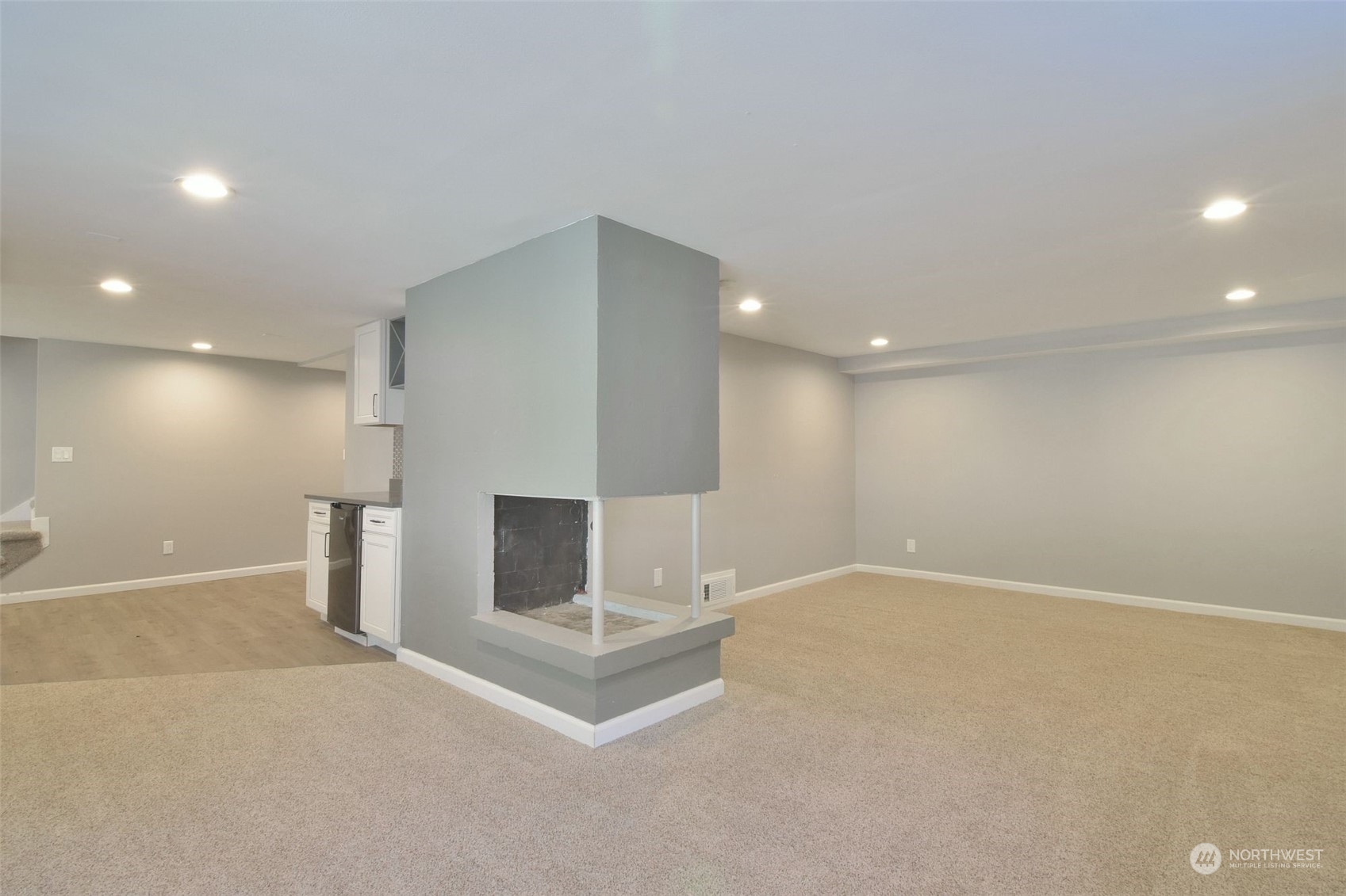 1604 E Horizon Drive