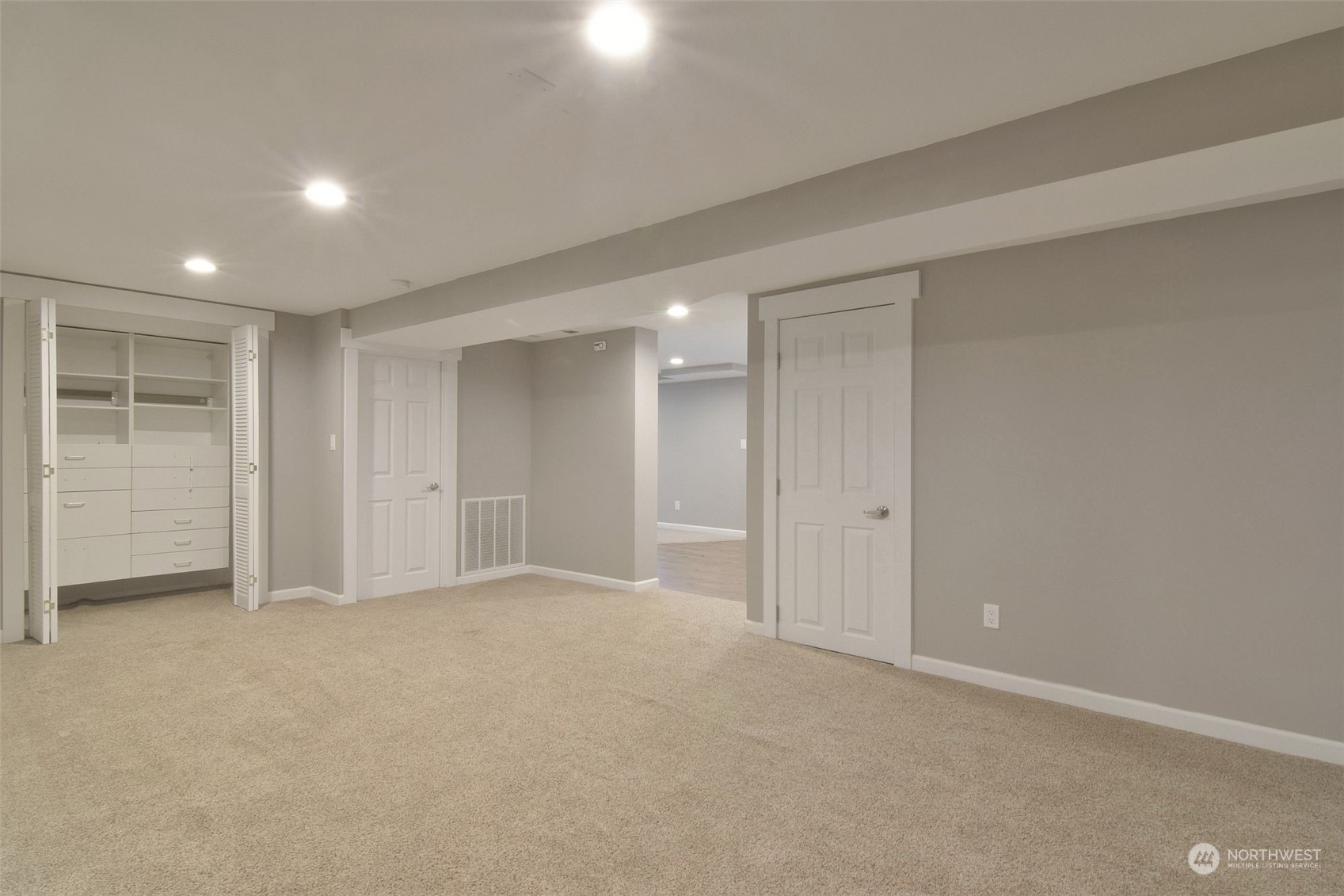 1604 E Horizon Drive