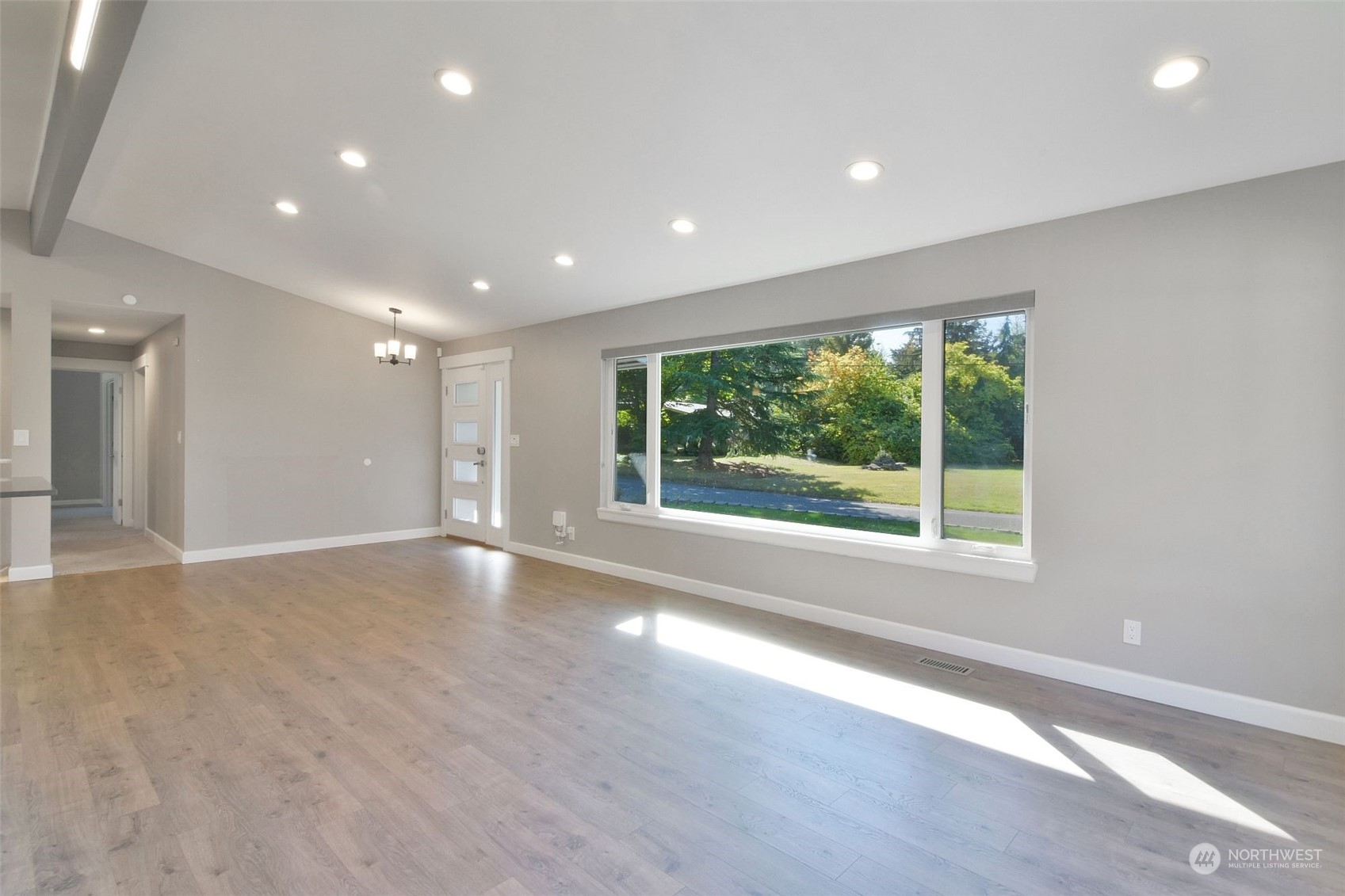 1604 E Horizon Drive