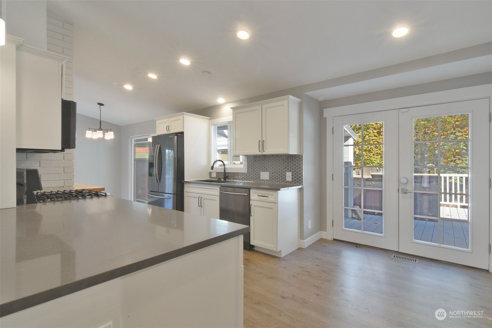 1604 E Horizon Drive