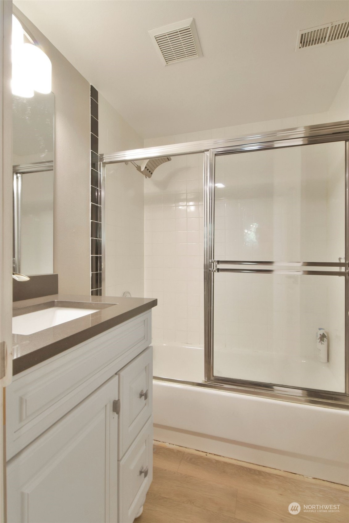 1604 E Horizon Drive