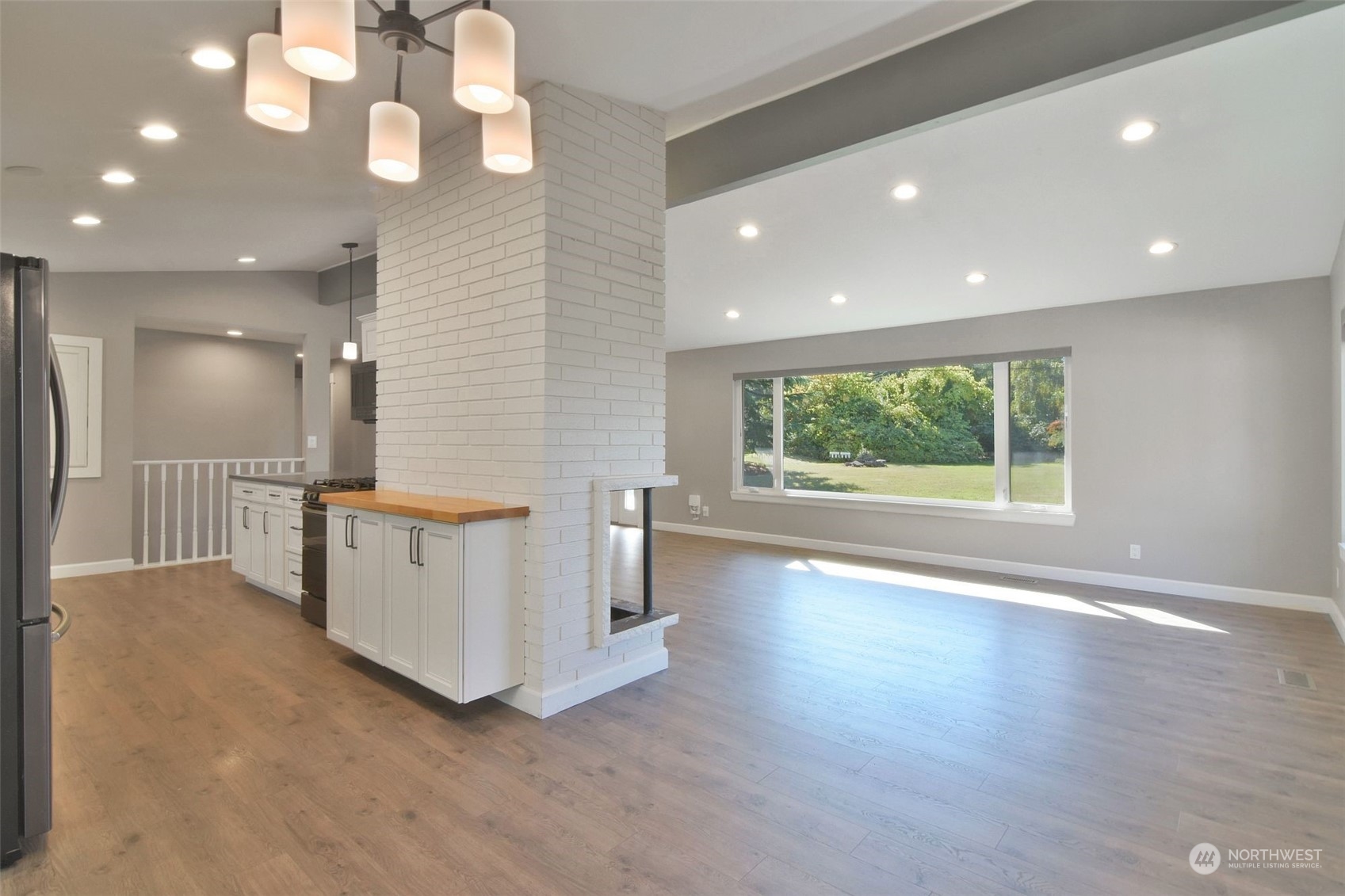 1604 E Horizon Drive