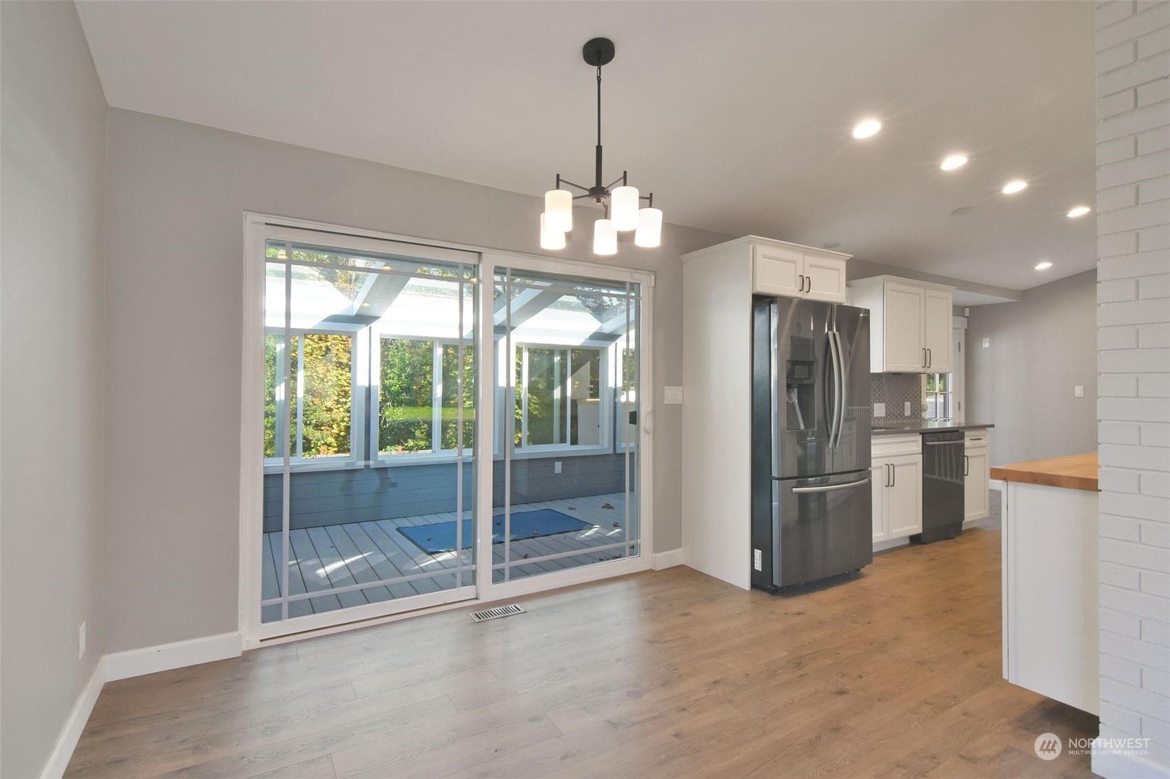 1604 E Horizon Drive