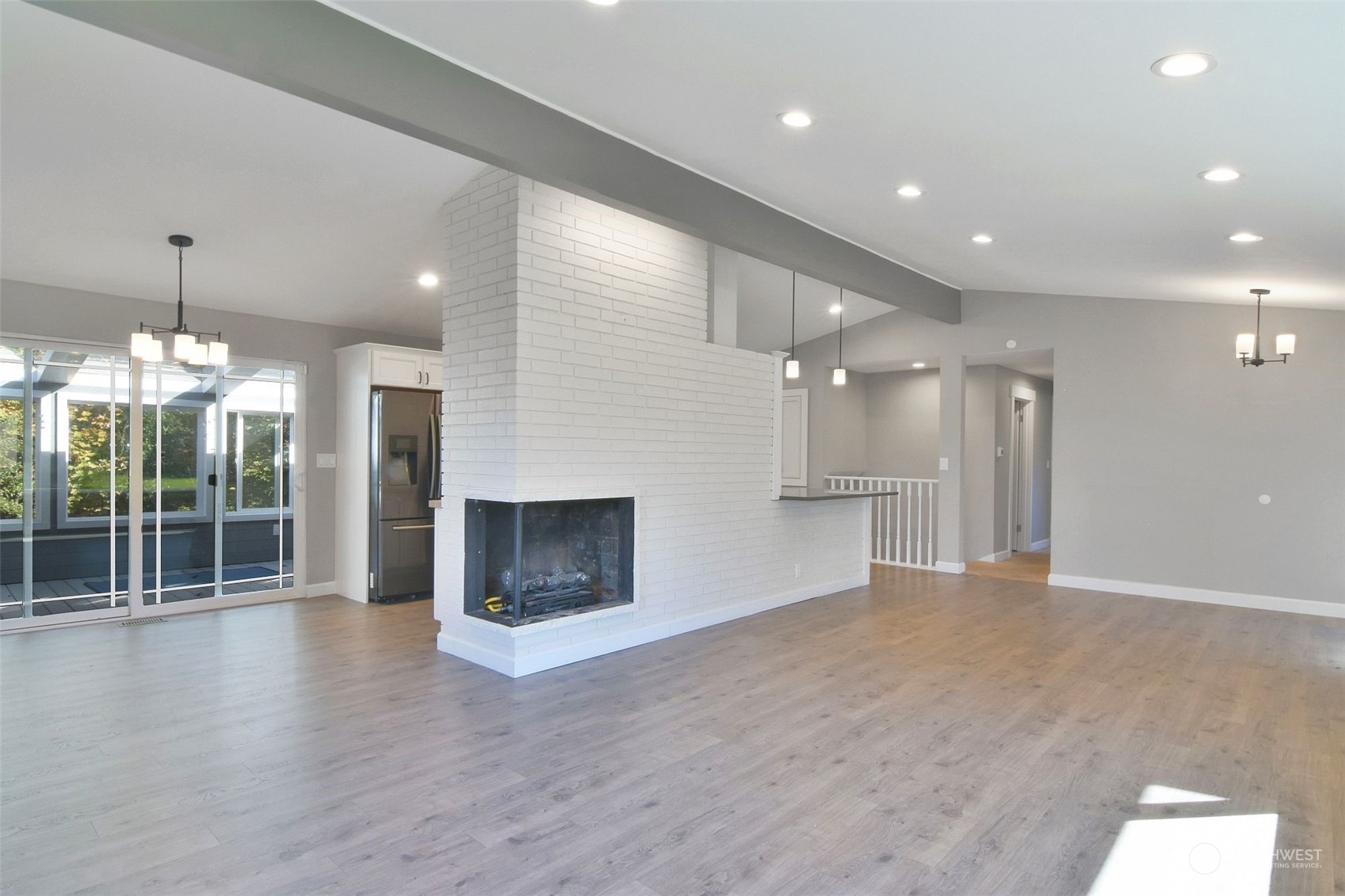 1604 E Horizon Drive