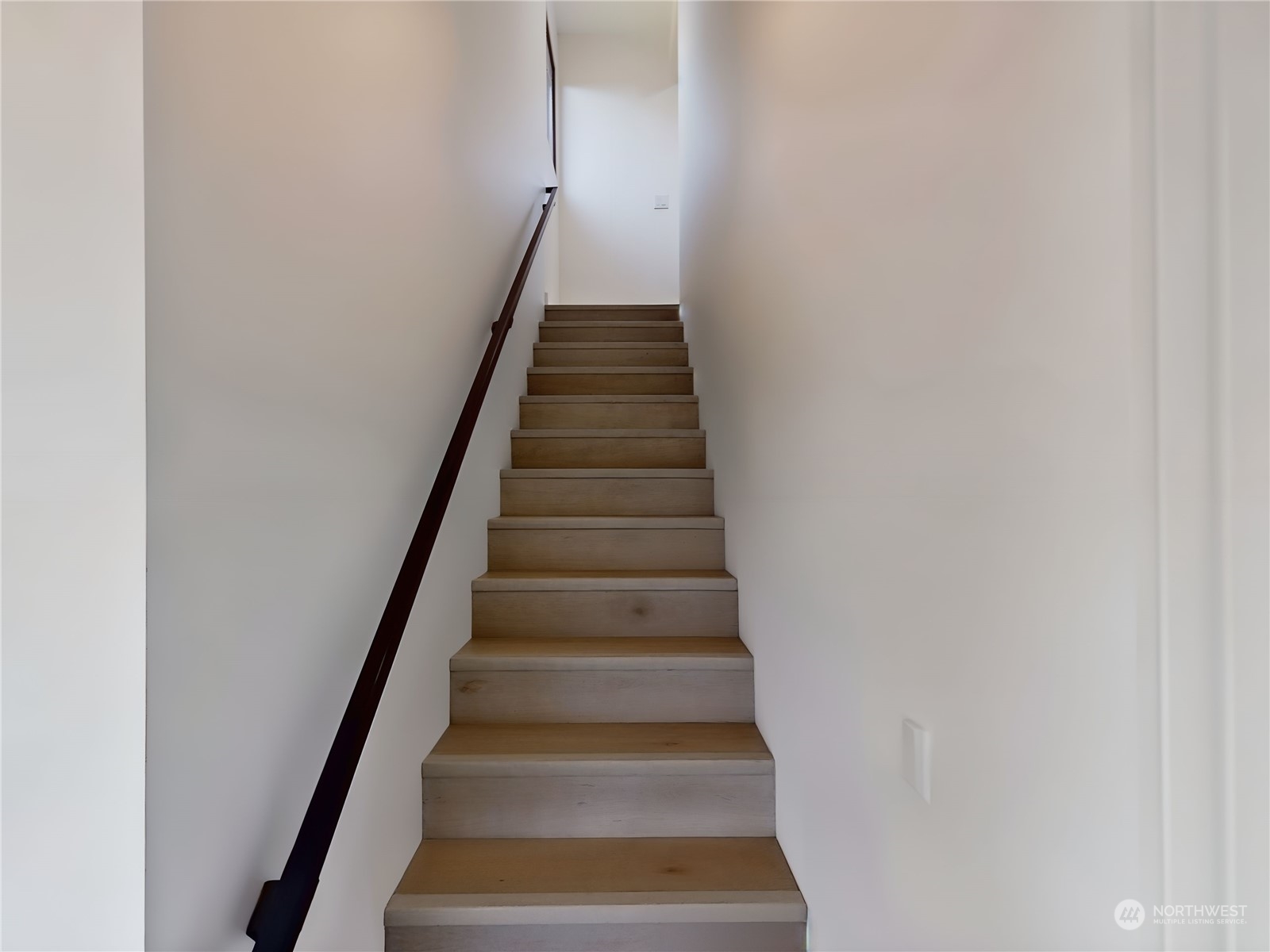 192 NW Rattlesnake Point Road