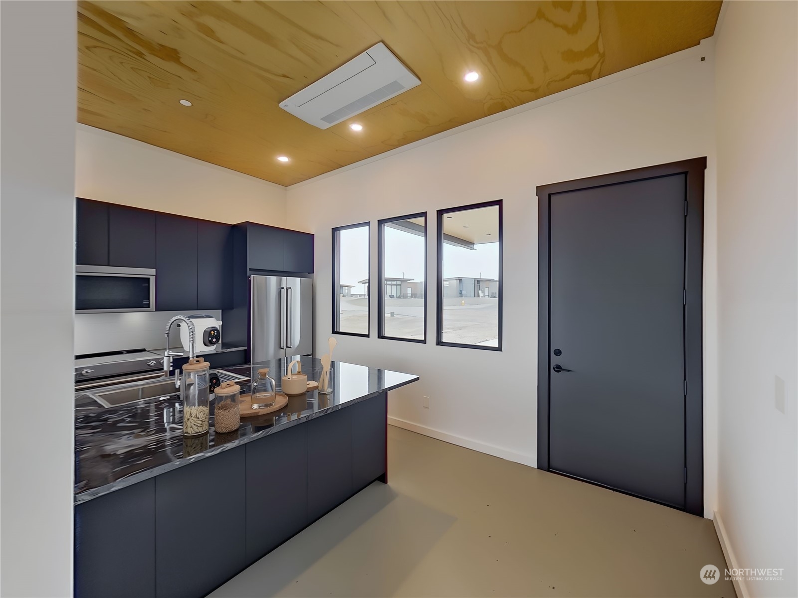 192 NW Rattlesnake Point Road