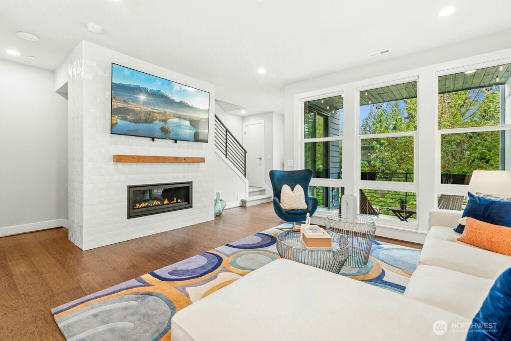 9620 Main Street Unit: B