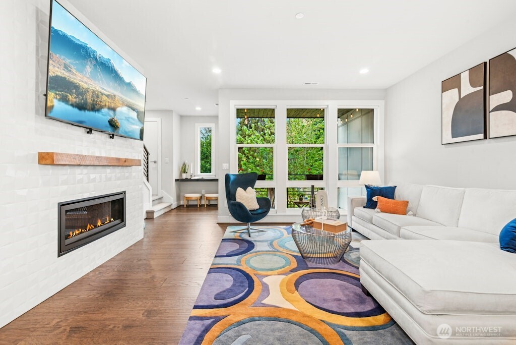 9620 Main Street Unit: B