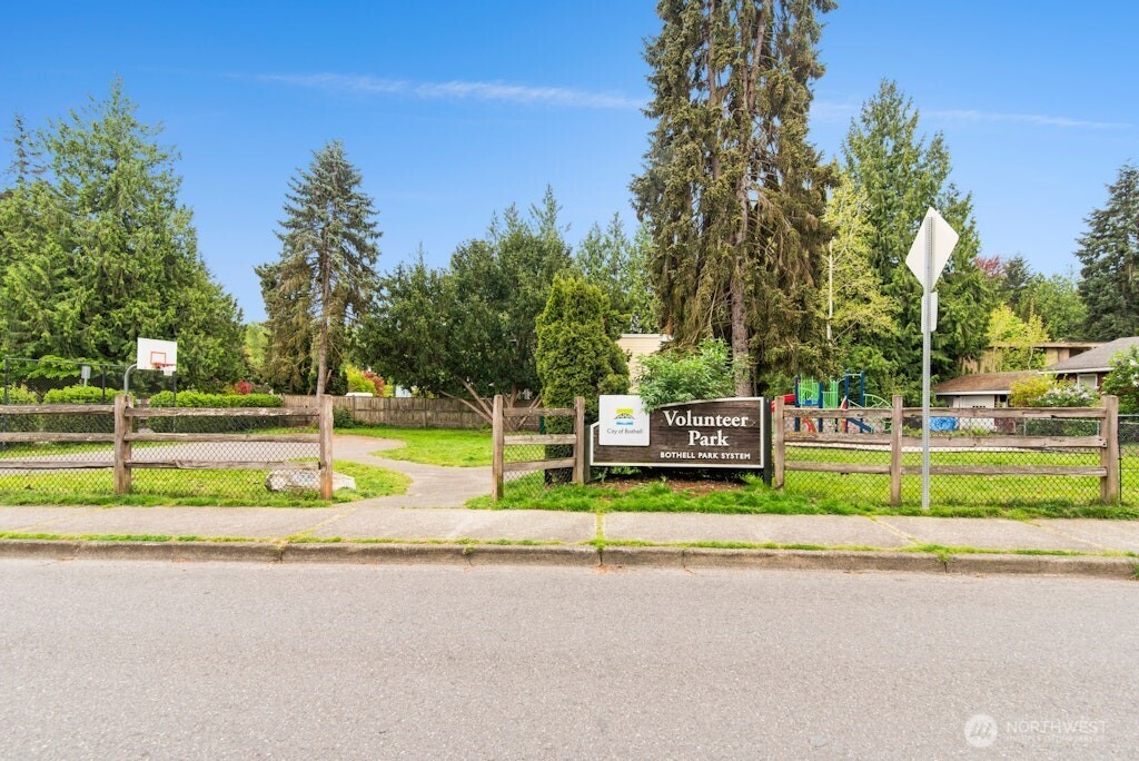 9620 Main Street Unit: B