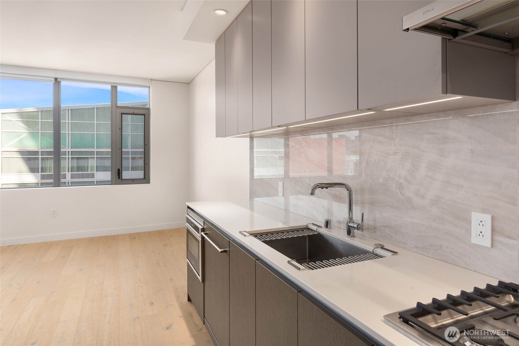 2510 6th Avenue Unit: 809