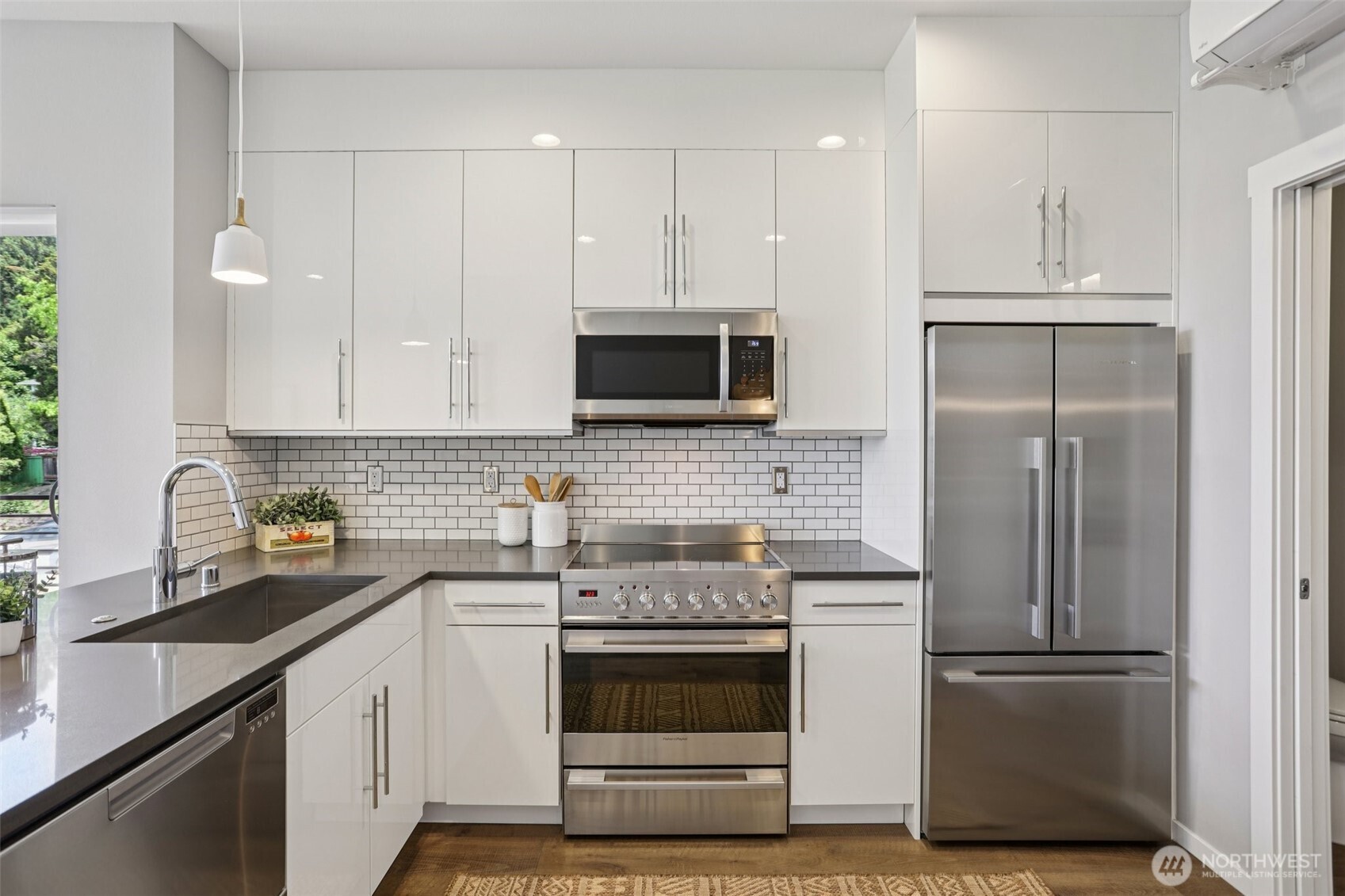 5017 Delridge Way SW Unit: A