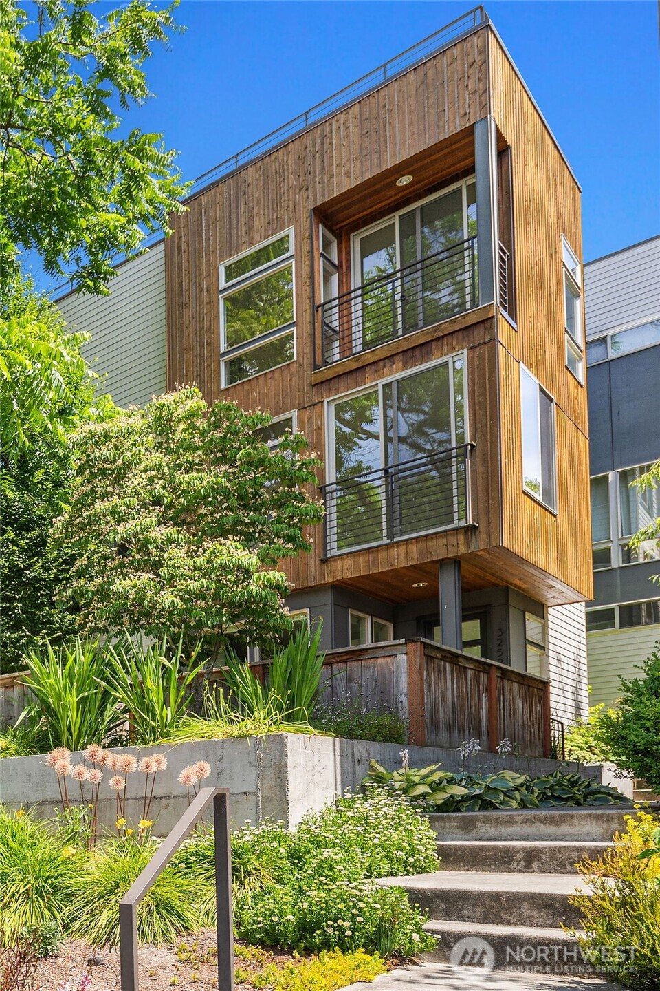 3252 14th Avenue W