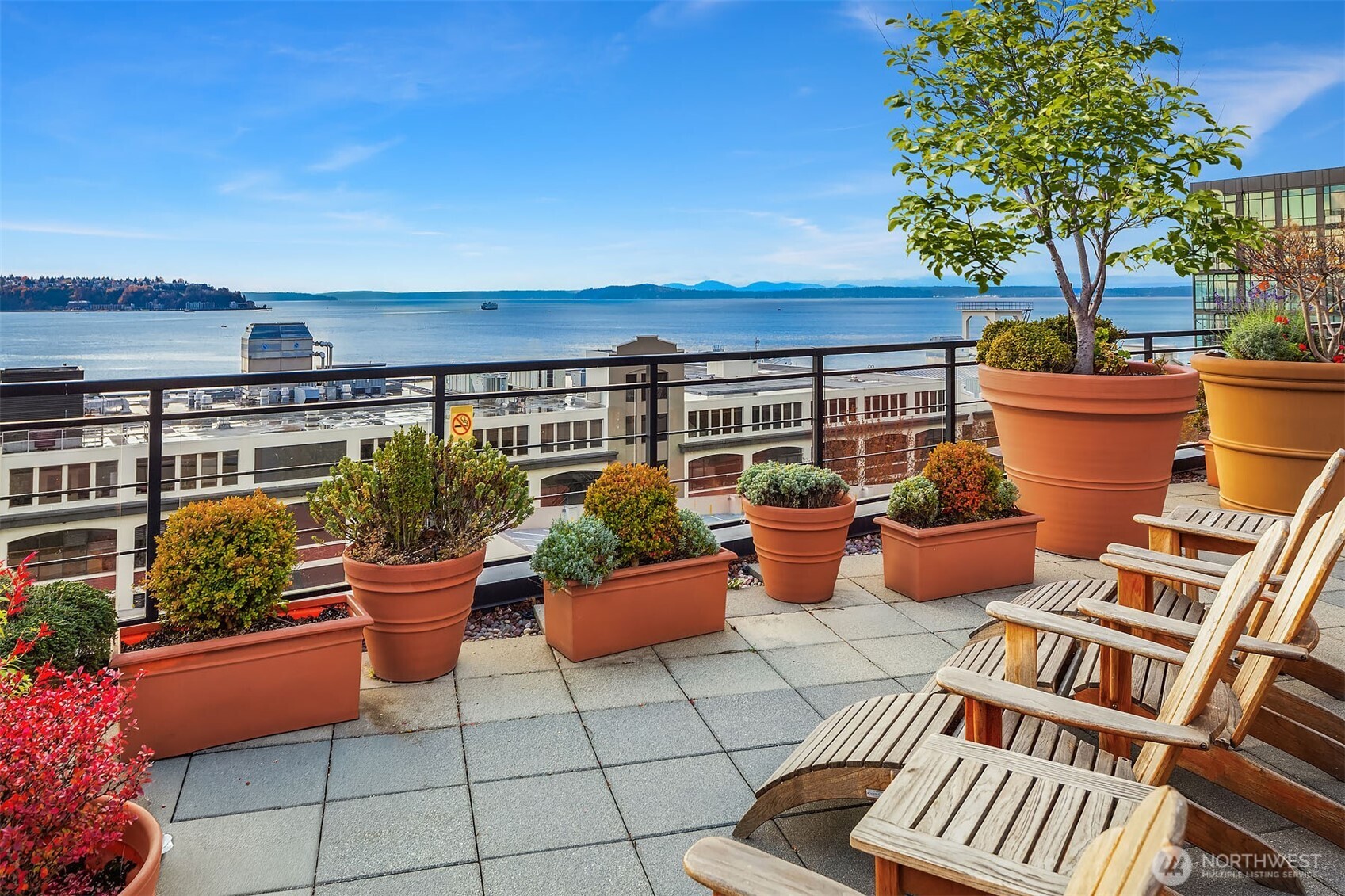 2607 Western Avenue Unit: 511