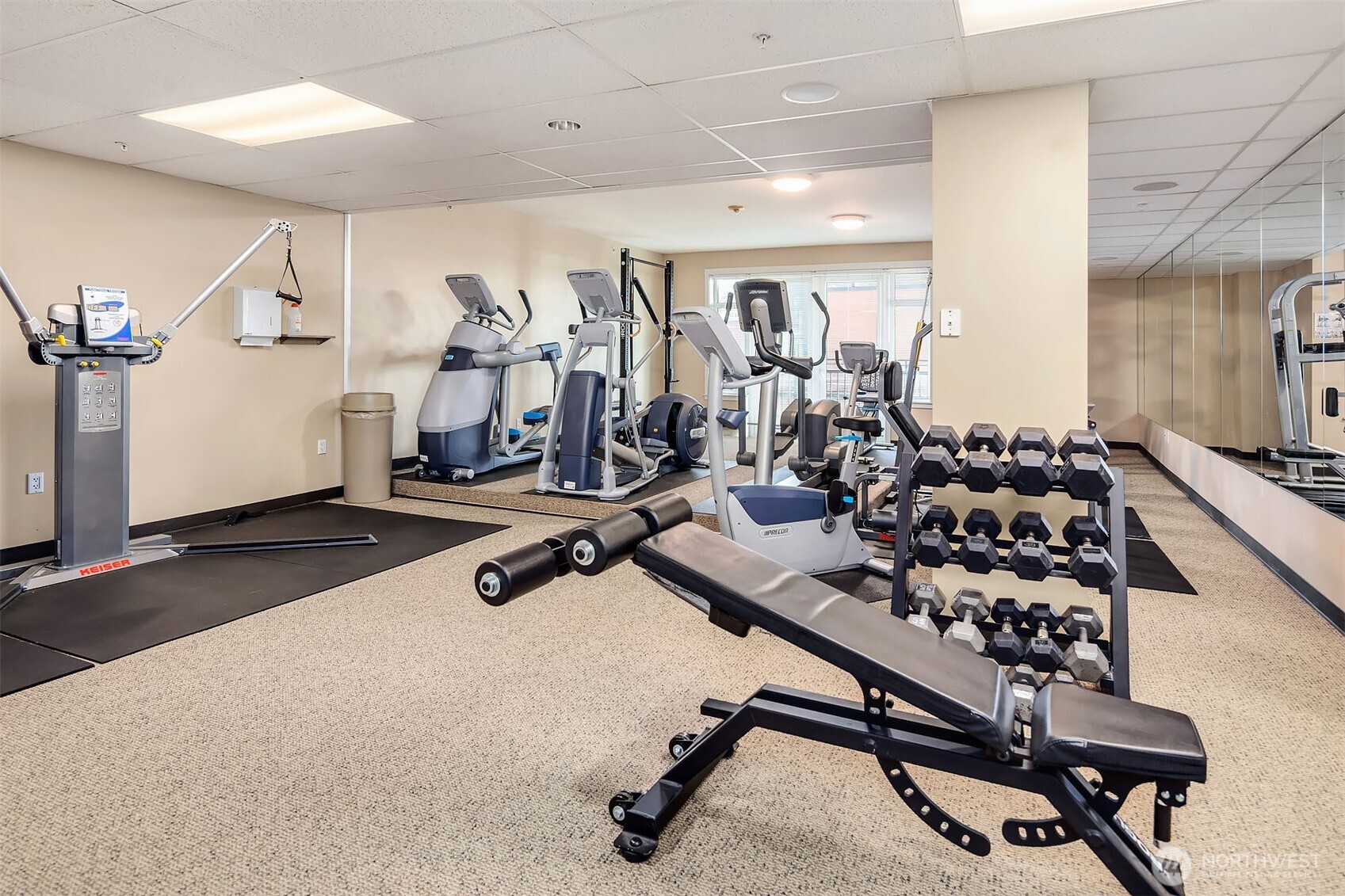 2607 Western Avenue Unit: 511