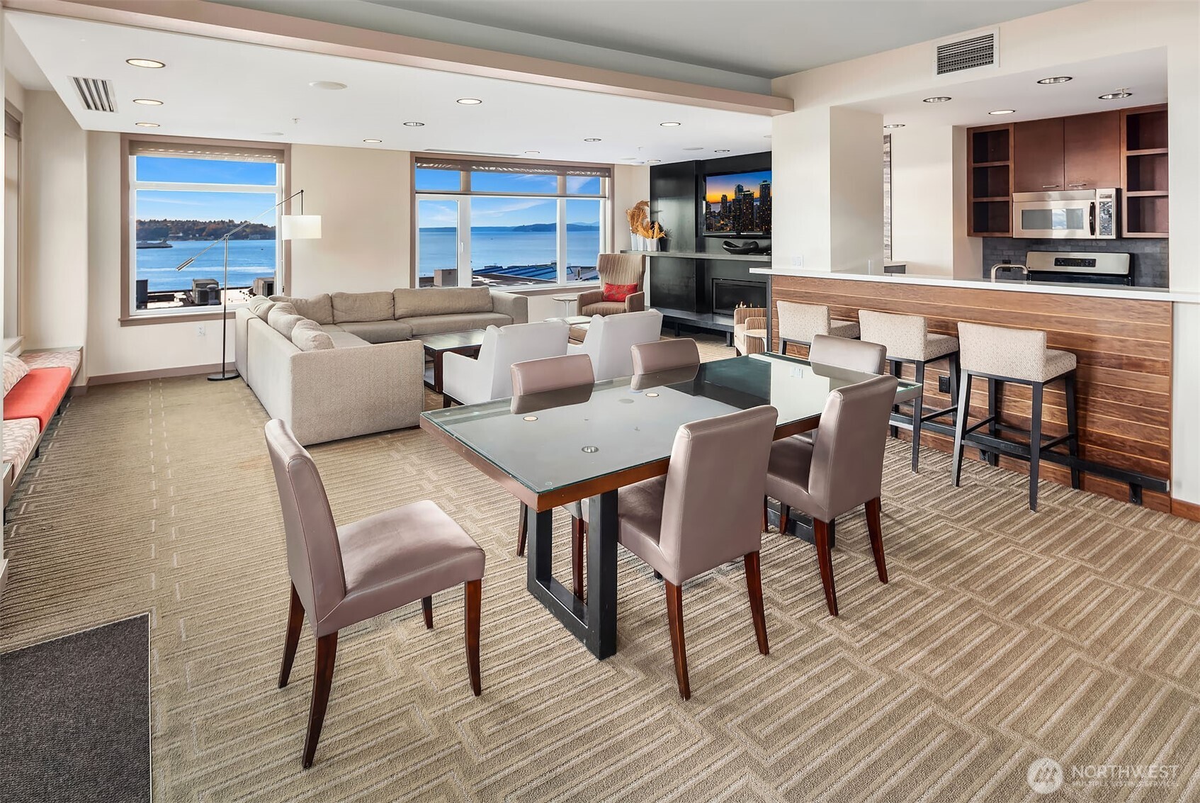 2607 Western Avenue Unit: 511