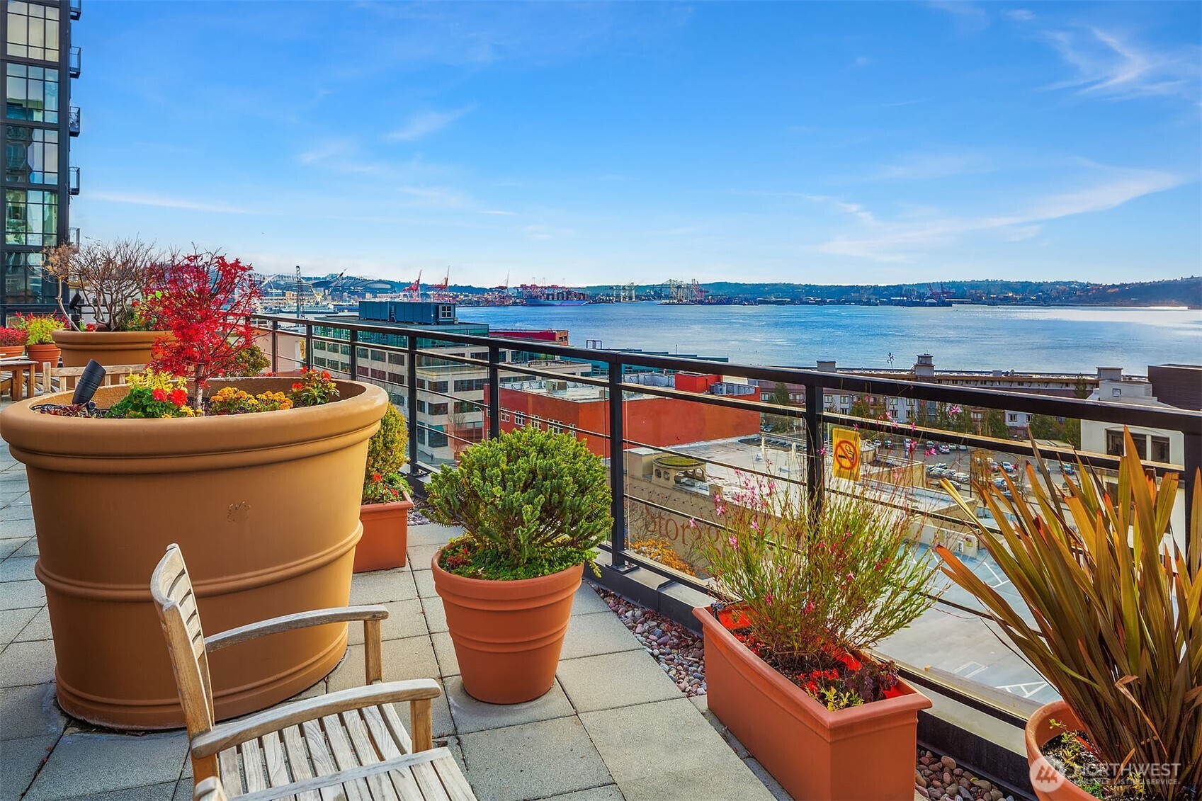 2607 Western Avenue Unit: 511