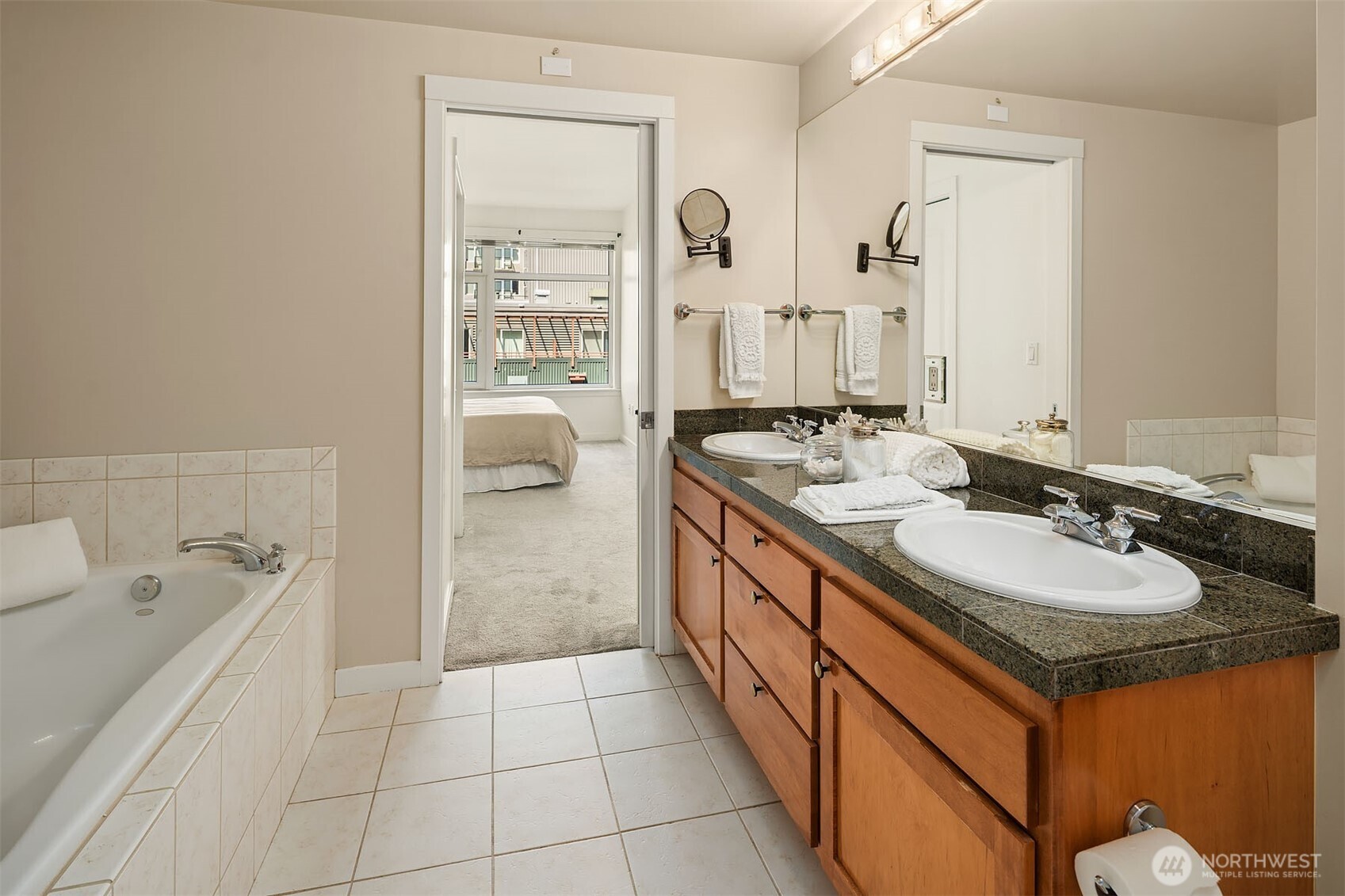 2607 Western Avenue Unit: 511