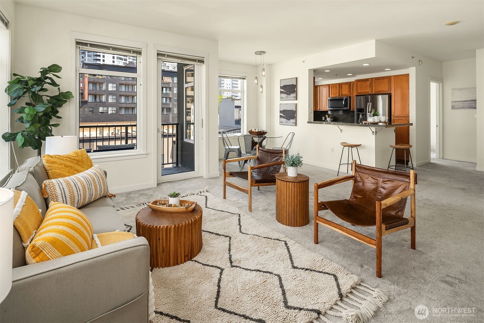 2607 Western Avenue Unit: 511