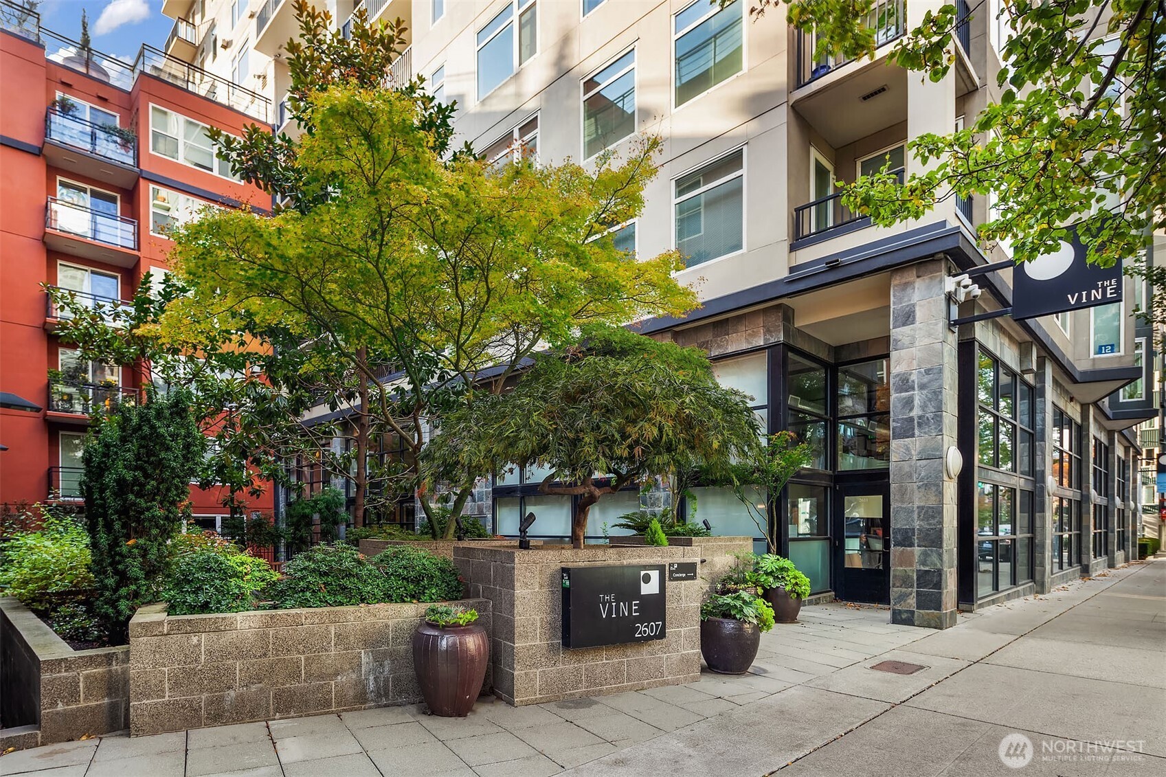 2607 Western Avenue Unit: 511