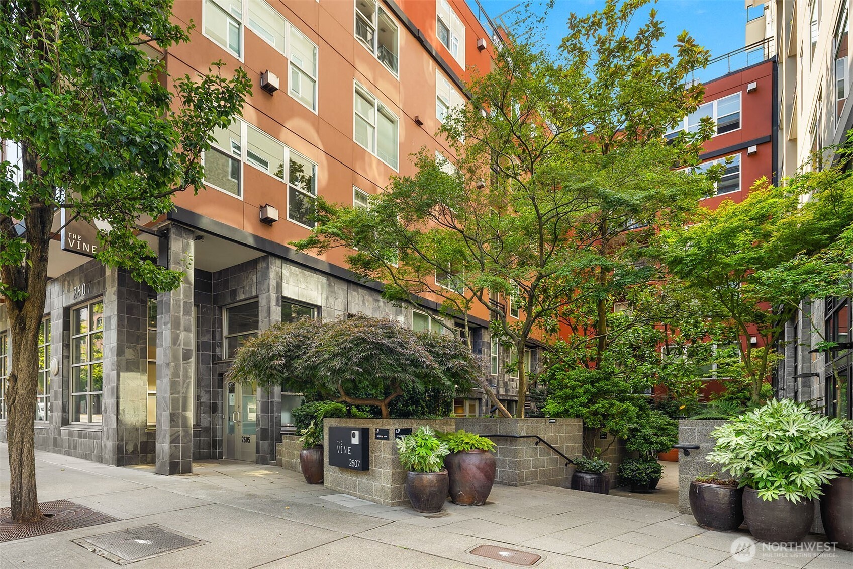 2607 Western Avenue Unit: 511