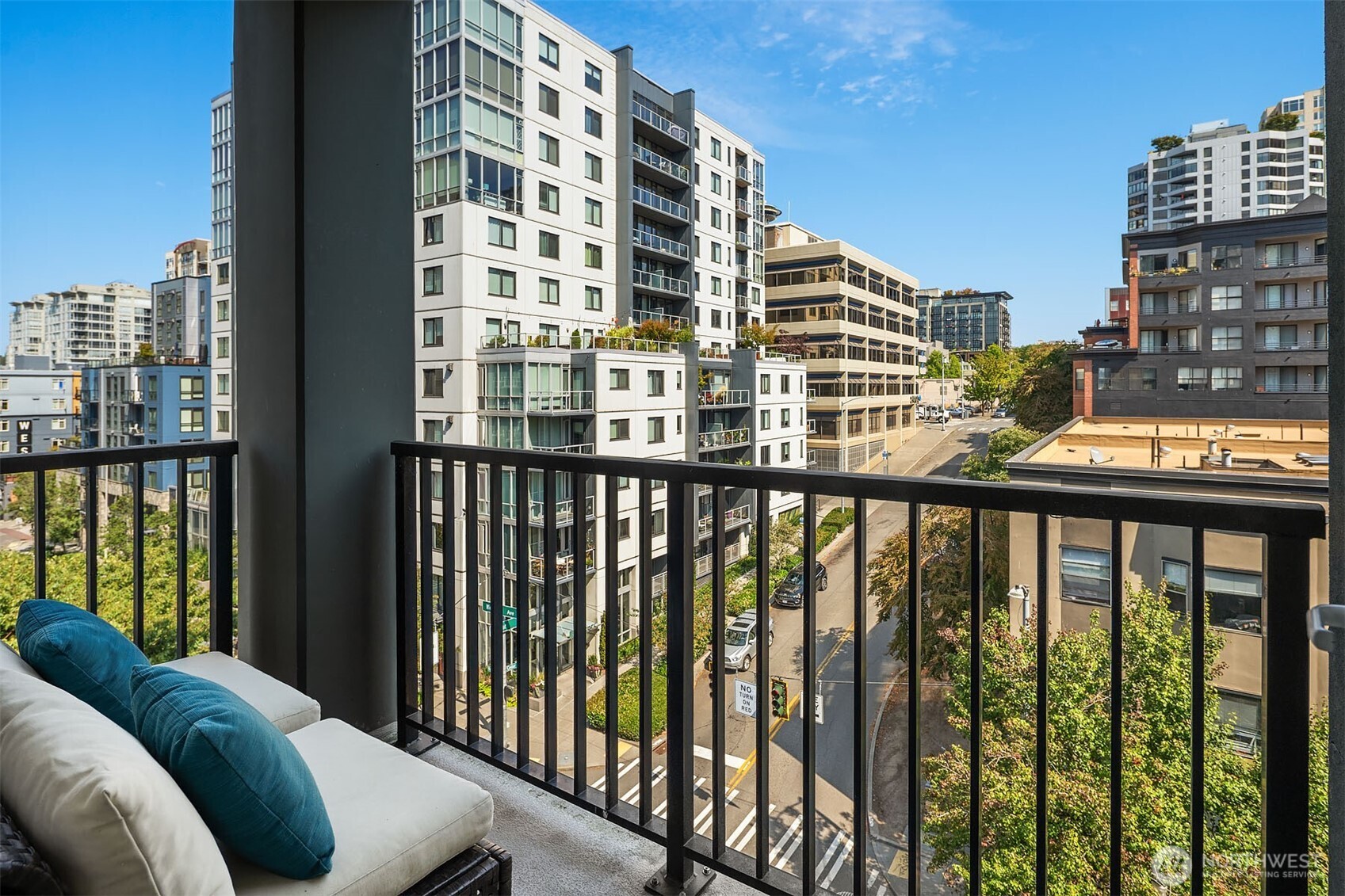 2607 Western Avenue Unit: 511