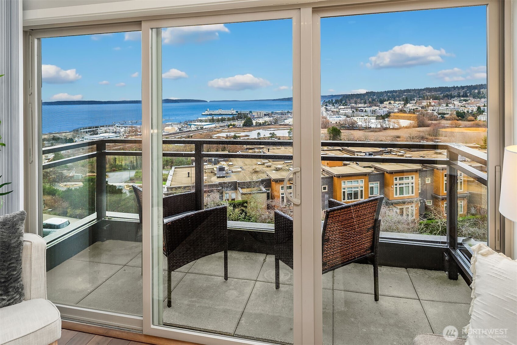 50 Pine Street Unit: 404