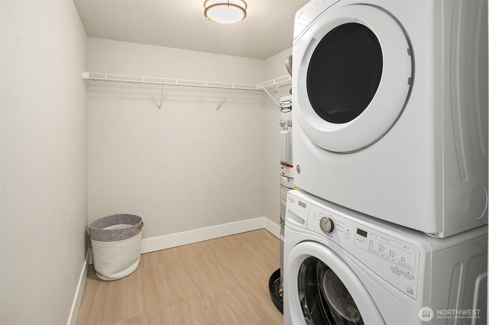 50 Pine Street Unit: 404