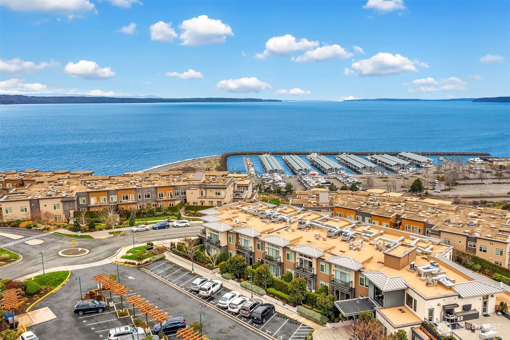 50 Pine Street Unit: 404