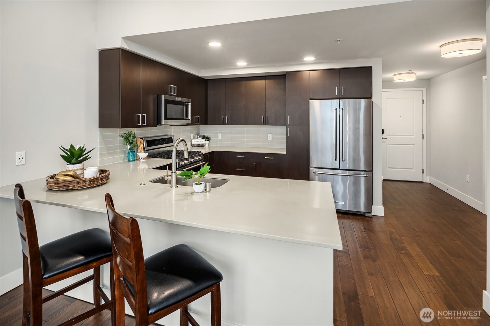 50 Pine Street Unit: 404