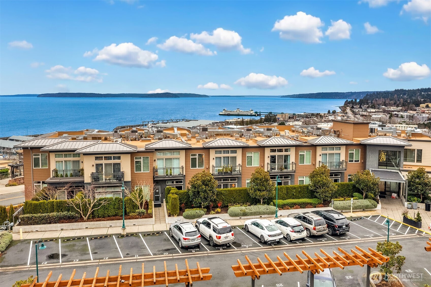 50 Pine Street Unit: 404