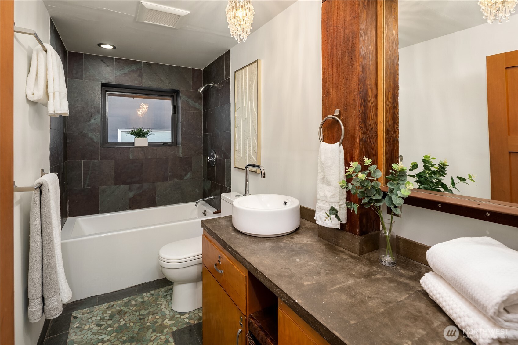3810 Courtland Place S